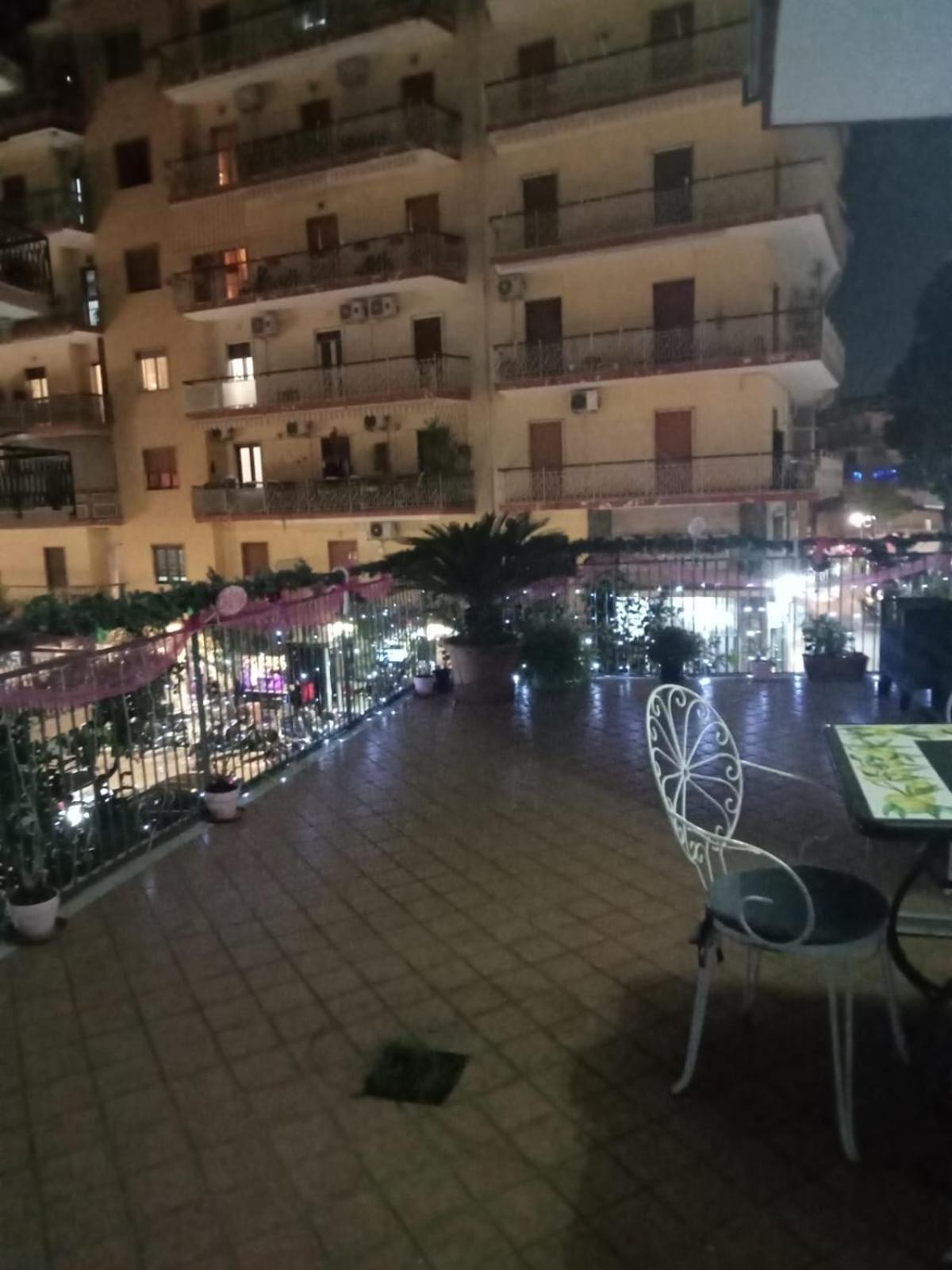 La Terrazza Di Monica & Teresa Bed & Breakfast Portici Exterior photo